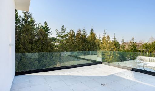 Вилла из мрамора в Николо-Урюпино