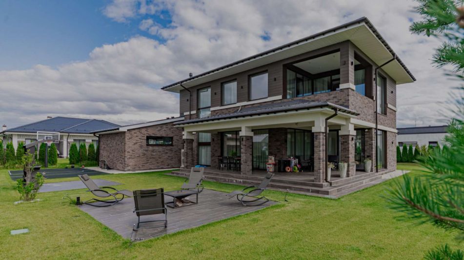 Дом в стиле Райта в Новорижском