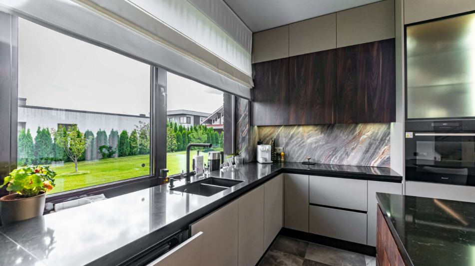 Дом в стиле Райта в Новорижском