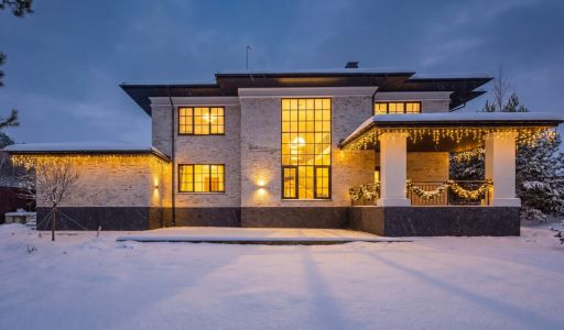 Стильный дом в КП Европа-1