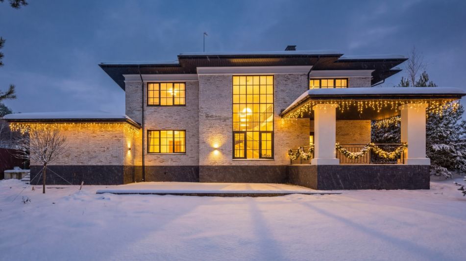 Стильный дом в КП Европа-1