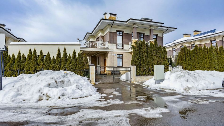 Современный дом в КП Прозорово