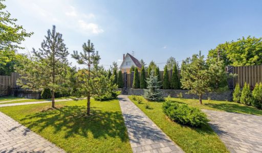 Дом с теннисным котом в СНТ Пламя