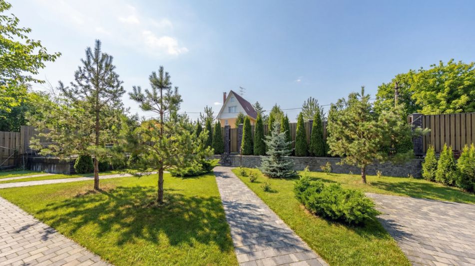 Дом с теннисным котом в СНТ Пламя