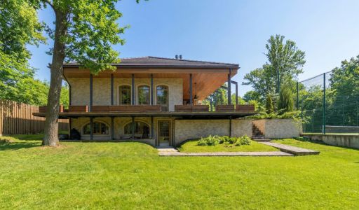 Дом с теннисным котом в СНТ Пламя