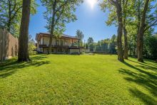 Дом с теннисным котом в СНТ Пламя