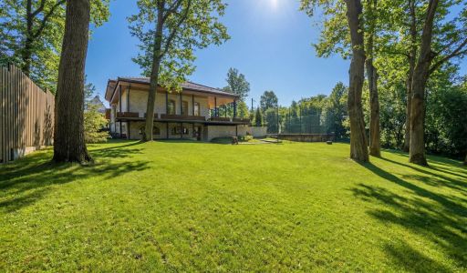 Дом с теннисным котом в СНТ Пламя