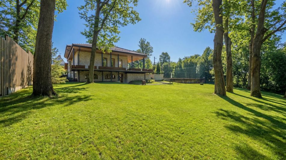 Дом с теннисным котом в СНТ Пламя