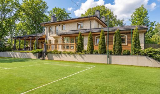 Дом с теннисным котом в СНТ Пламя