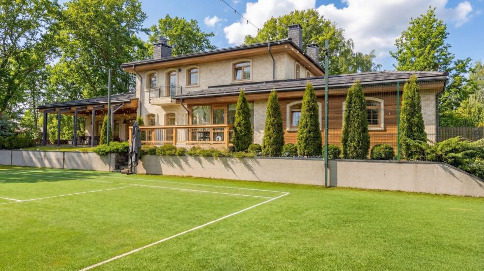 Дом с теннисным котом в СНТ Пламя