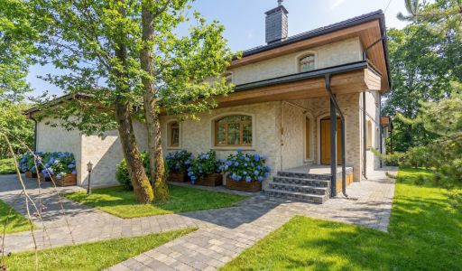 Дом с теннисным котом в СНТ Пламя