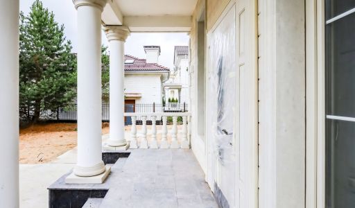 Дом под отделку в Ренессанс парке