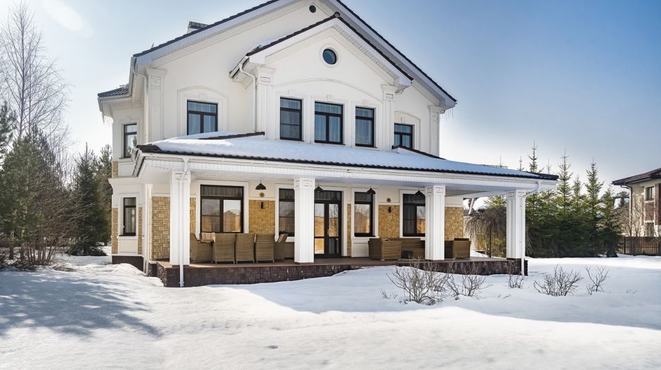 Дом с бассейном в КП Гринфилд