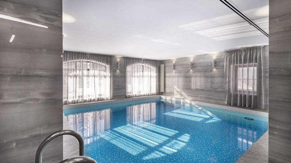 Дом с бассейном в КП Гринфилд