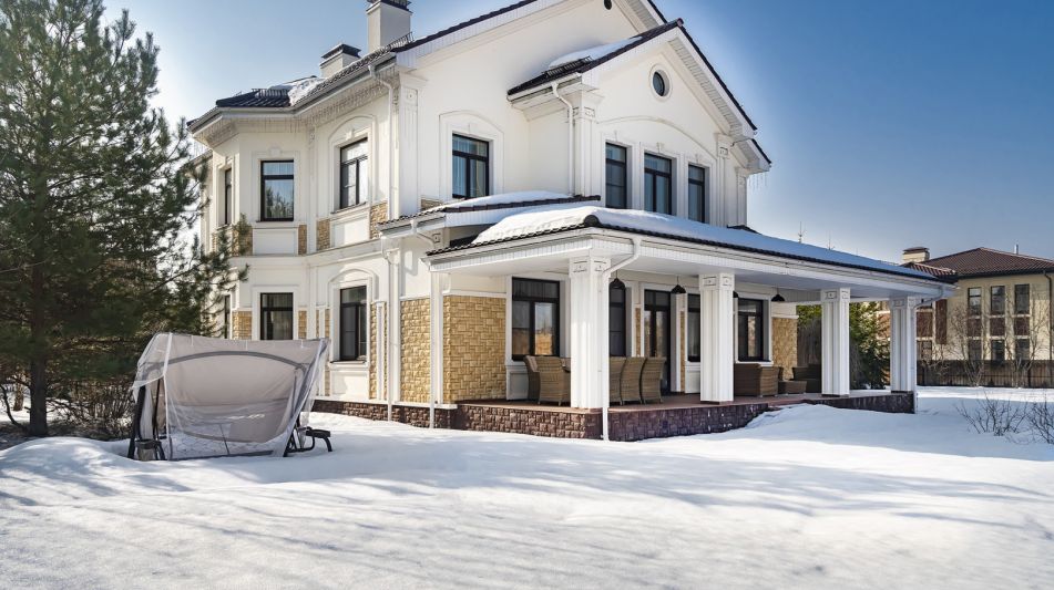 Дом с бассейном в КП Гринфилд