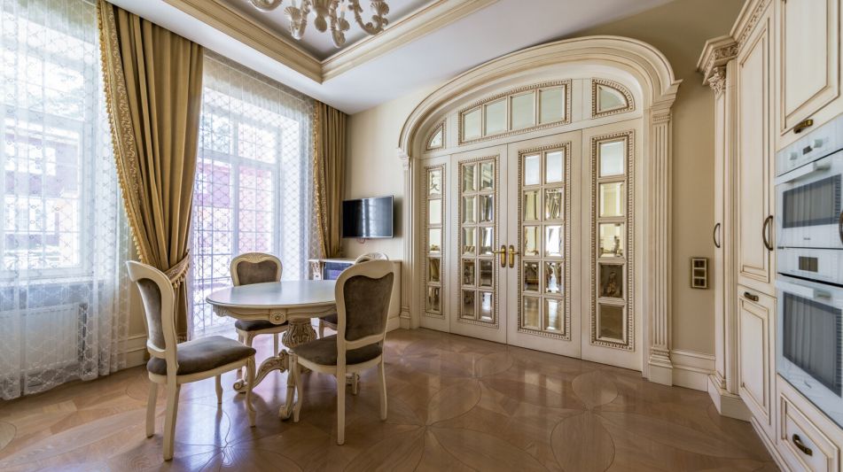 Дом с бассейном в КП ПаркВилл