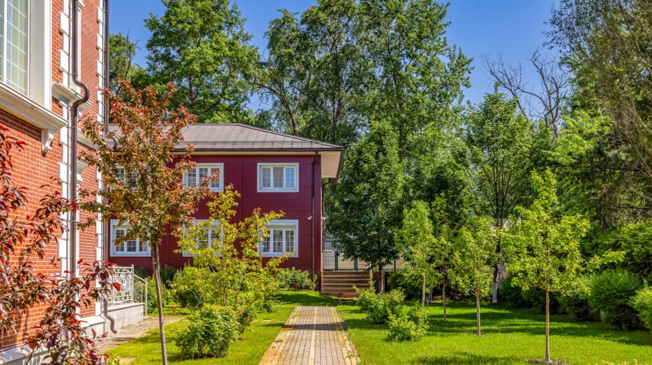 Дом с бассейном в КП ПаркВилл