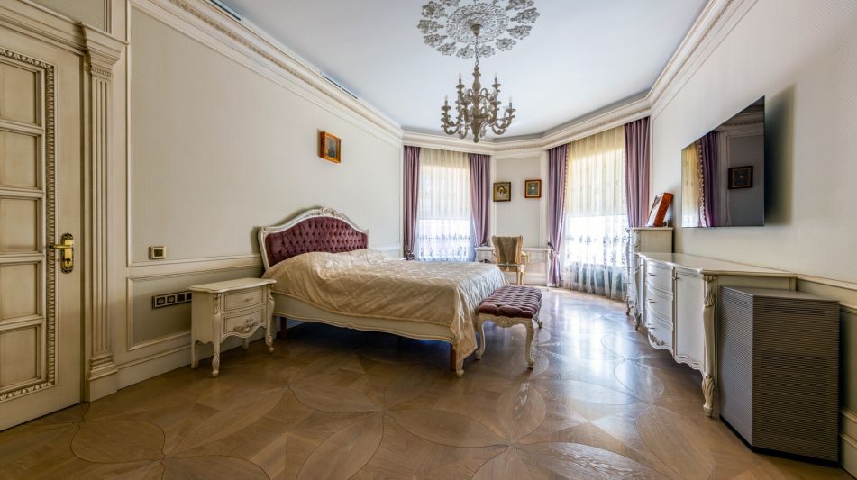 Дом с бассейном в КП ПаркВилл