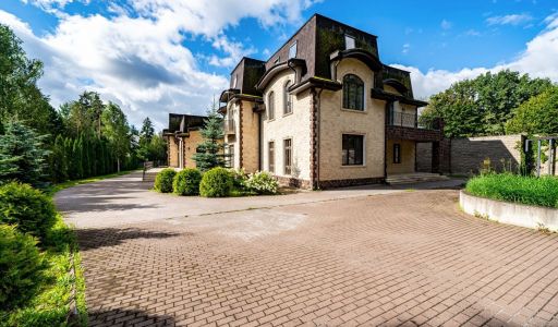 Дом с бассейном в КП Поречье