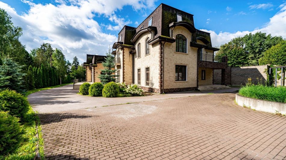 Дом с бассейном в КП Поречье