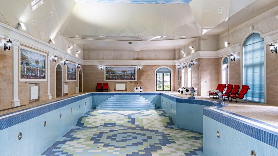 Дом с бассейном в КП Поречье