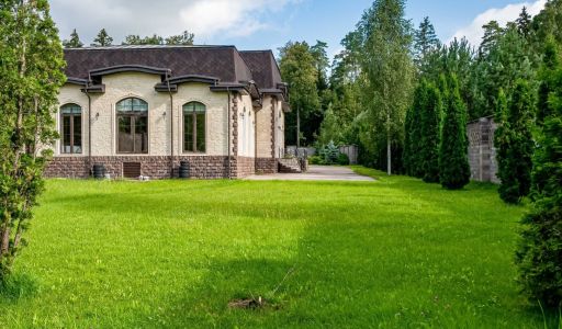 Дом с бассейном в КП Поречье