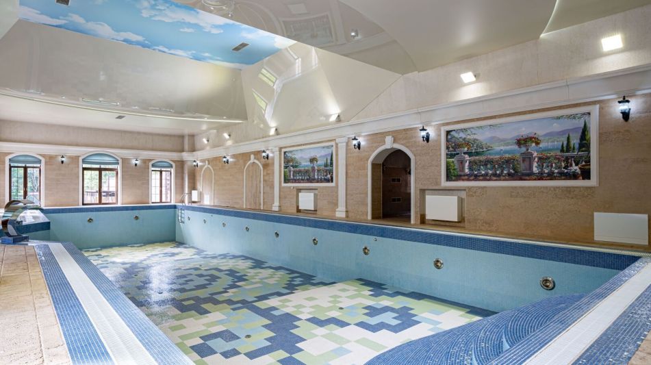 Дом с бассейном в КП Поречье