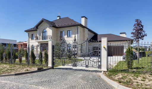 Особняк в кп Шато Соверен