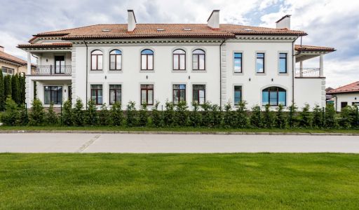 Дом в поселке Маленькая Италия