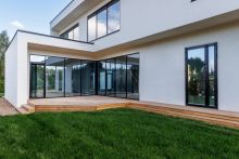 Дом с видом на воду в Славково