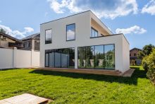 Дом с видом на воду в Славково