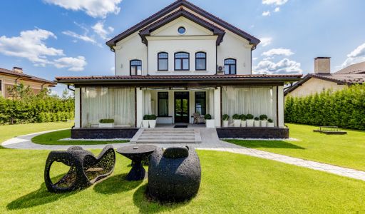 Стильный дом в КП Монтевиль