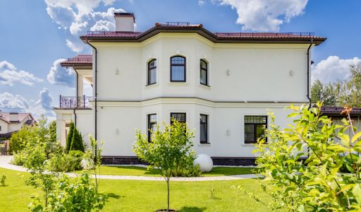 Стильный дом в КП Монтевиль