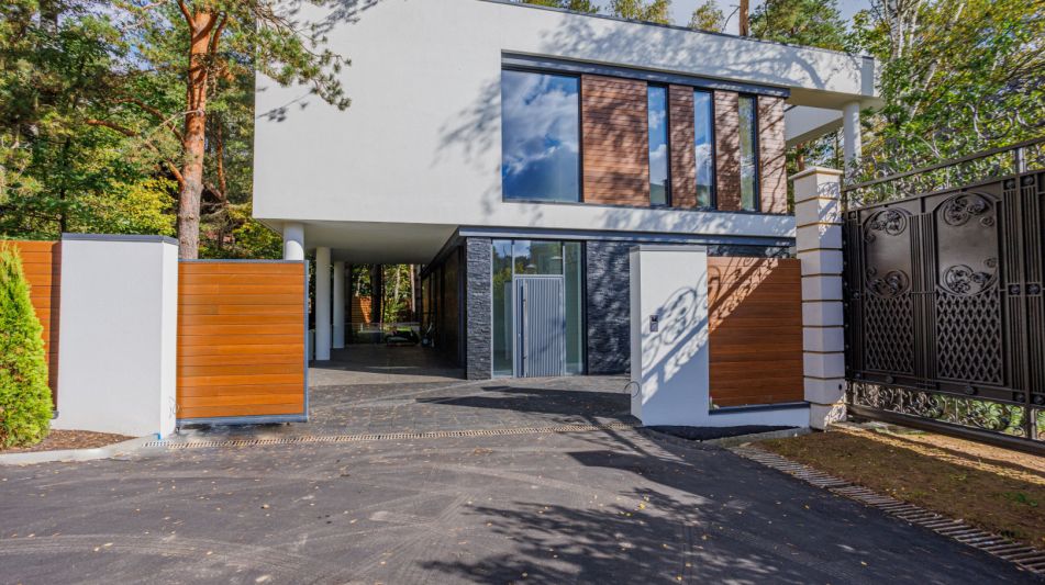 Новый дом в поселке Веледниково