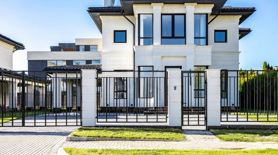 Дом у озера в КП Новорижский