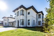 Дом у озера в КП Новорижский