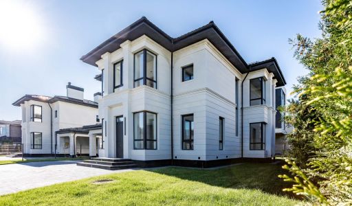 Дом у озера в КП Новорижский