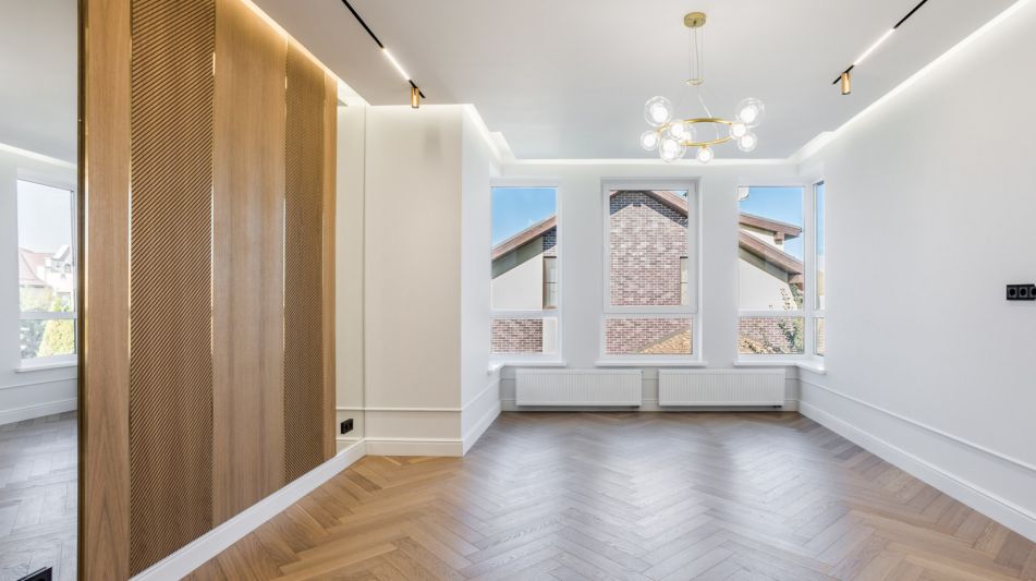 Дом у озера в КП Новорижский