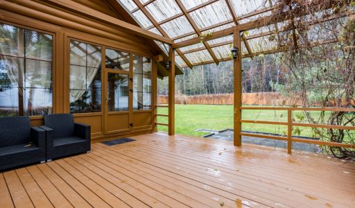 Дом с бассейном в поселке Новинки