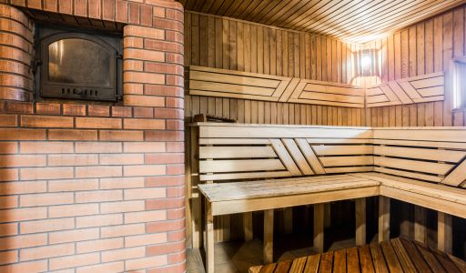 Дом с бассейном в поселке Новинки