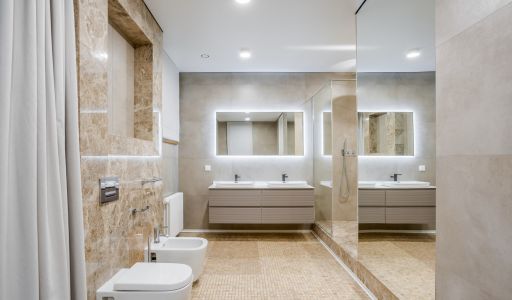 Дом с бассейном в поселке Новинки