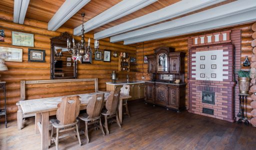 Дом с бассейном в поселке Новинки