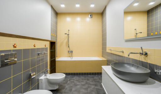 Дом с бассейном в поселке Новинки