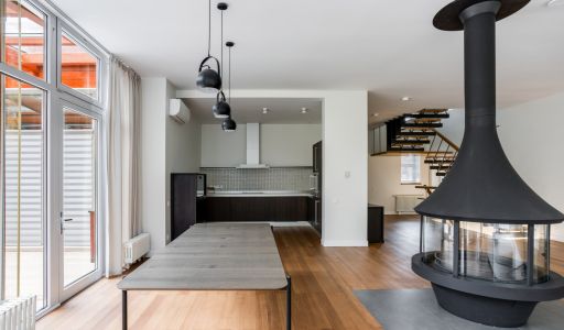 Дом с бассейном в поселке Новинки