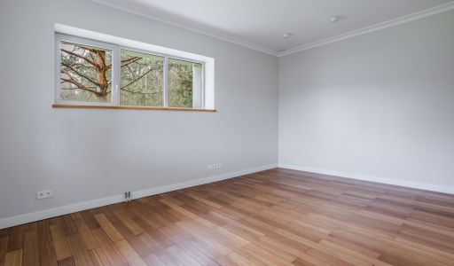 Дом с бассейном в поселке Новинки