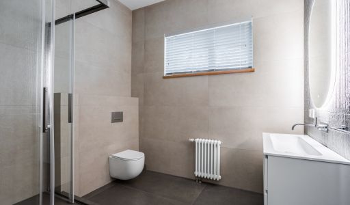 Дом с бассейном в поселке Новинки