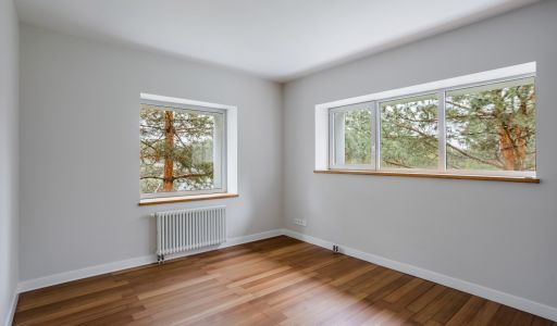 Дом с бассейном в поселке Новинки