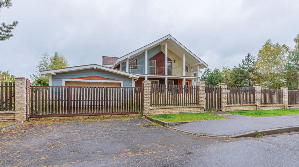 Дом с бассейном в Пестово