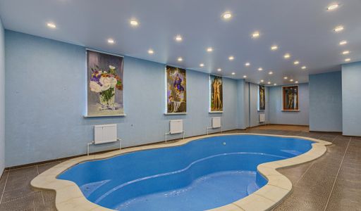 Дом с бассейном в Пестово