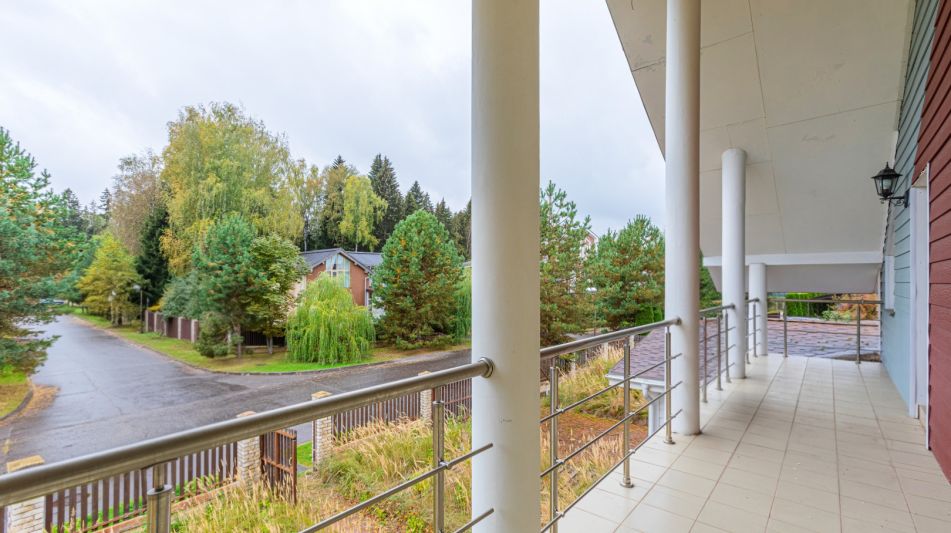 Дом с бассейном в Пестово